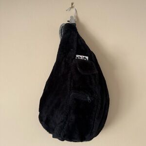KAVU 10L Rope Snug Fuzz Black Sling Crossbody Gorpcore Side Strap Bag Special
